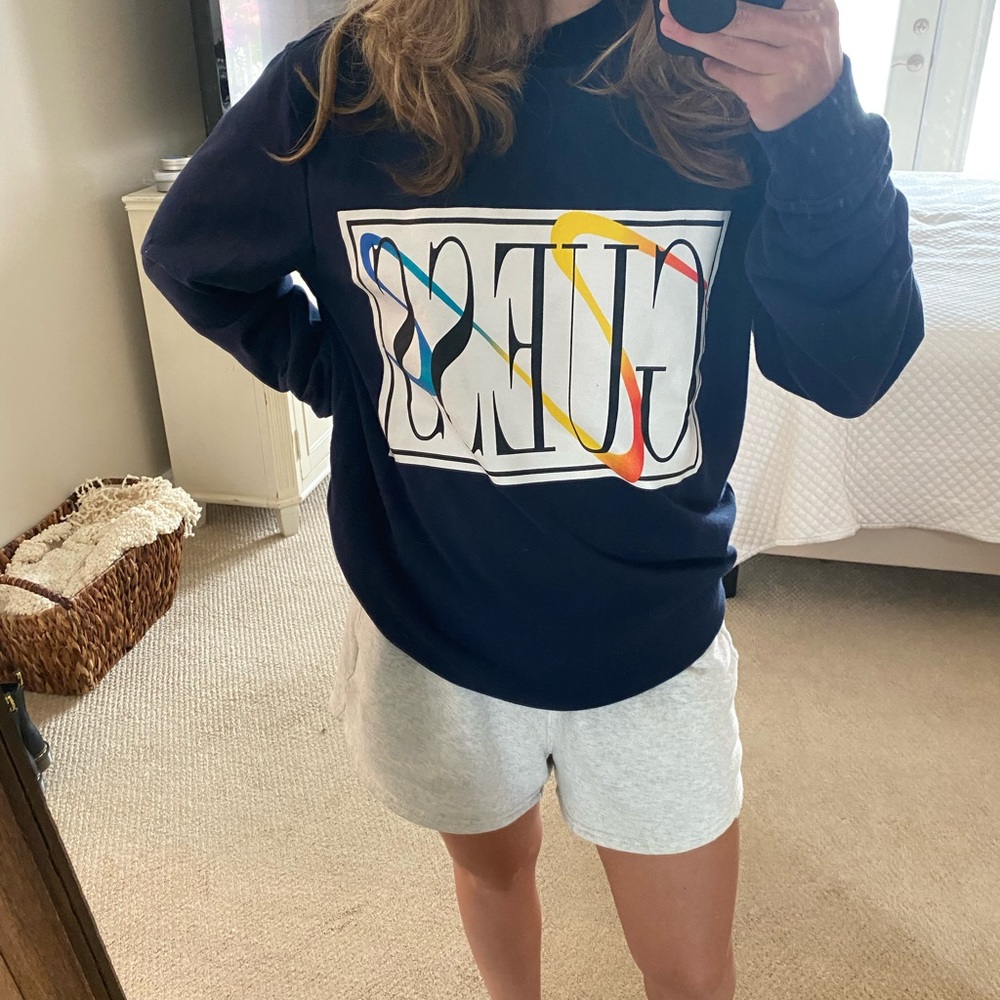 Vintage Guess Jeans crewneck original design, size medium